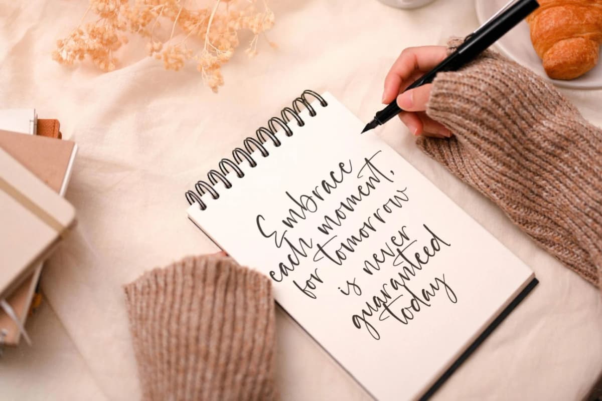 Paradise Daybreak - Handwritten Script Font font preview 17