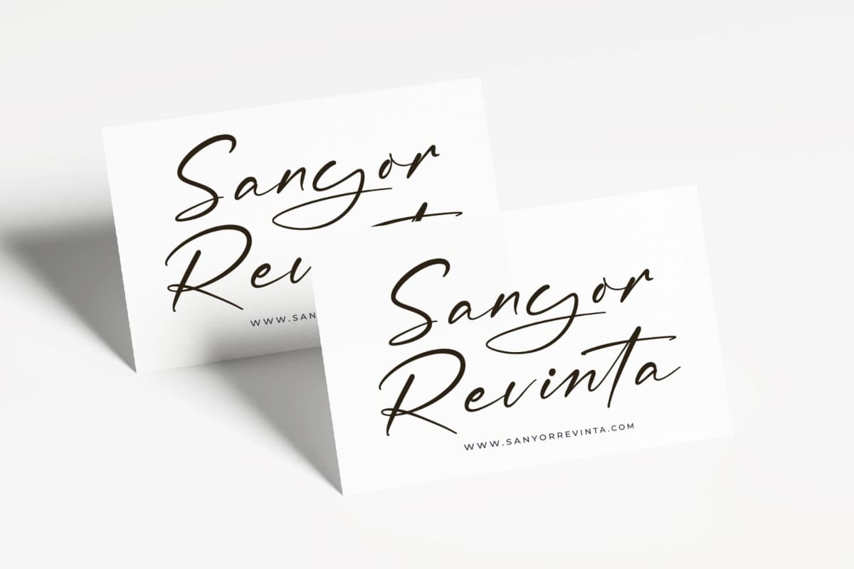 Hunter Moment - Stylish Handwritten Font font preview 2