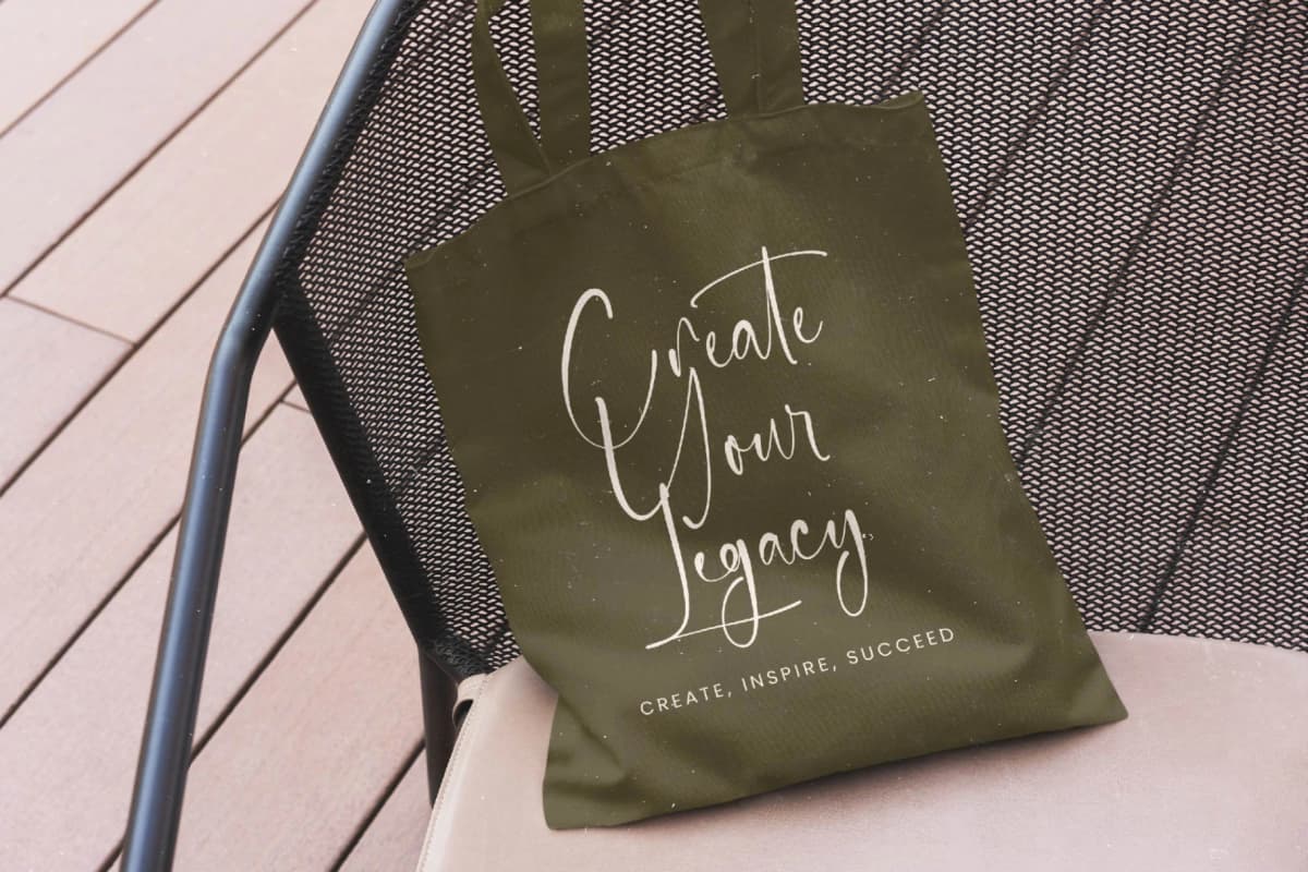 Delicately - Stylish Handwritten Font font preview 10