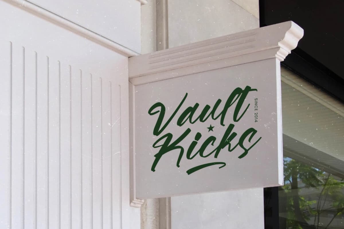 Vaughn Daniel - Bold Handwritten Font font preview 7