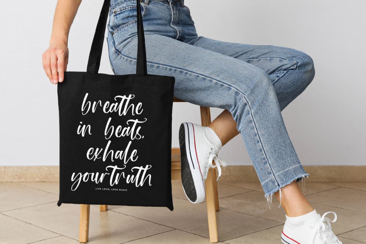 Rhythm Darling - Modern Handwritten Script font preview 12