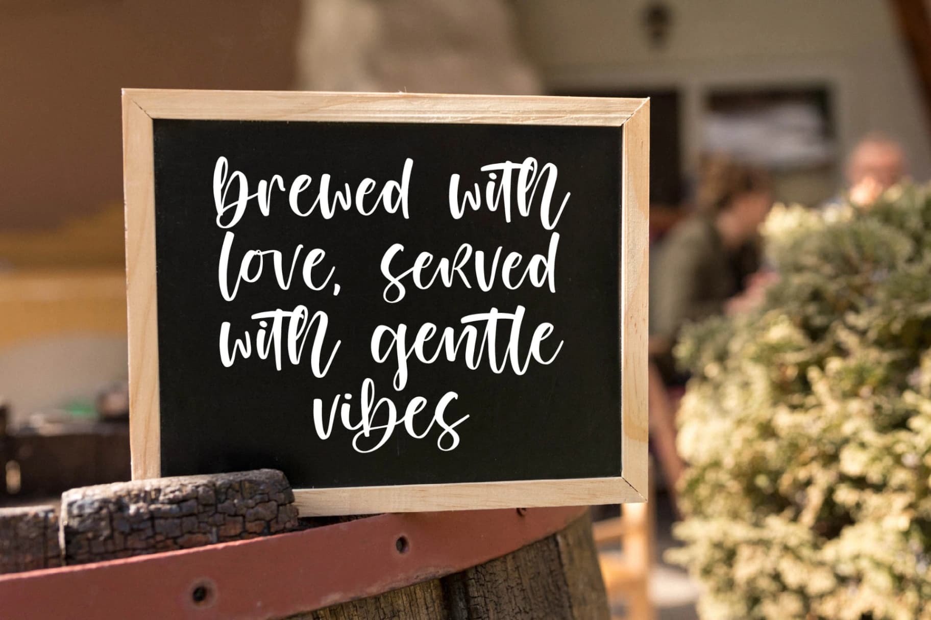 Preview 14 for Smiling Daisy - Modern Handwritten Font
