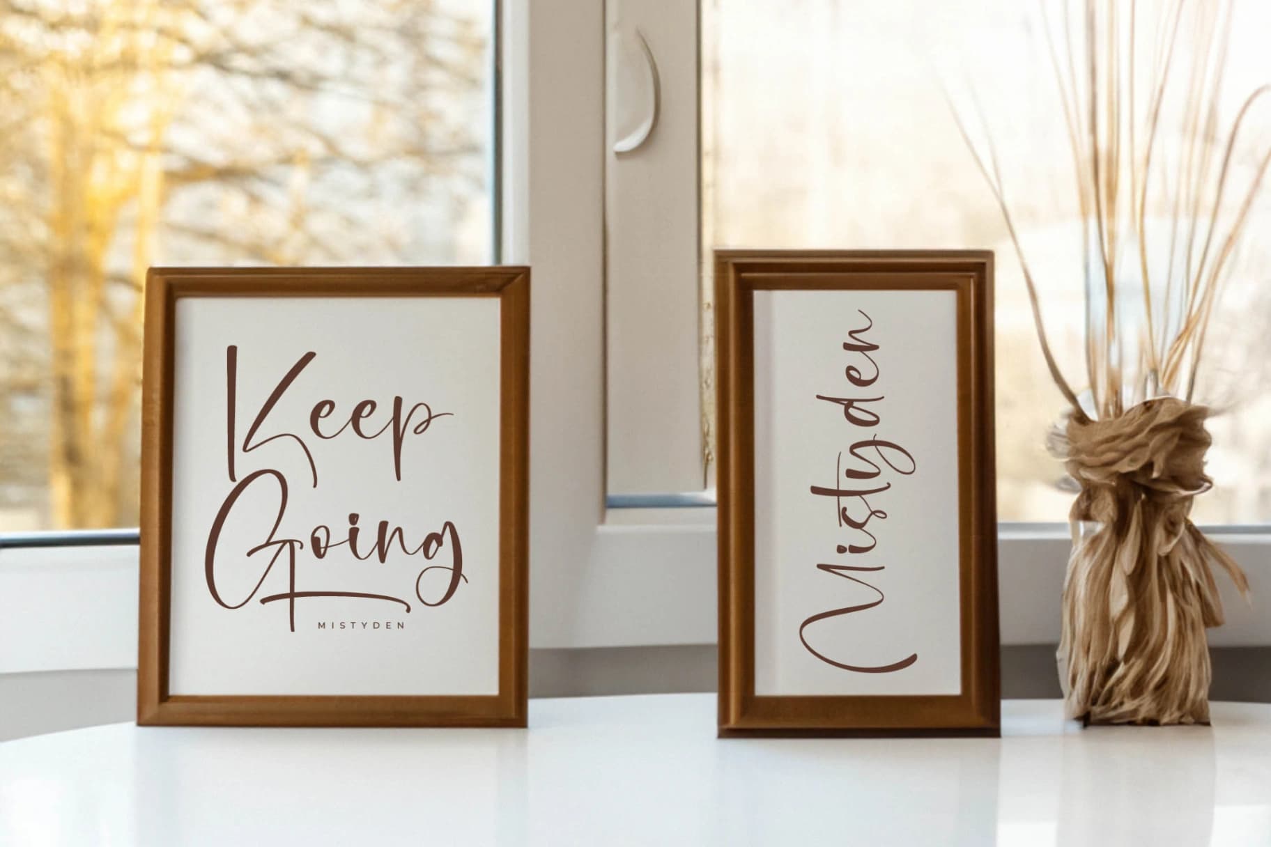 Preview 2 for Megchaty – Modern Handwritten Font