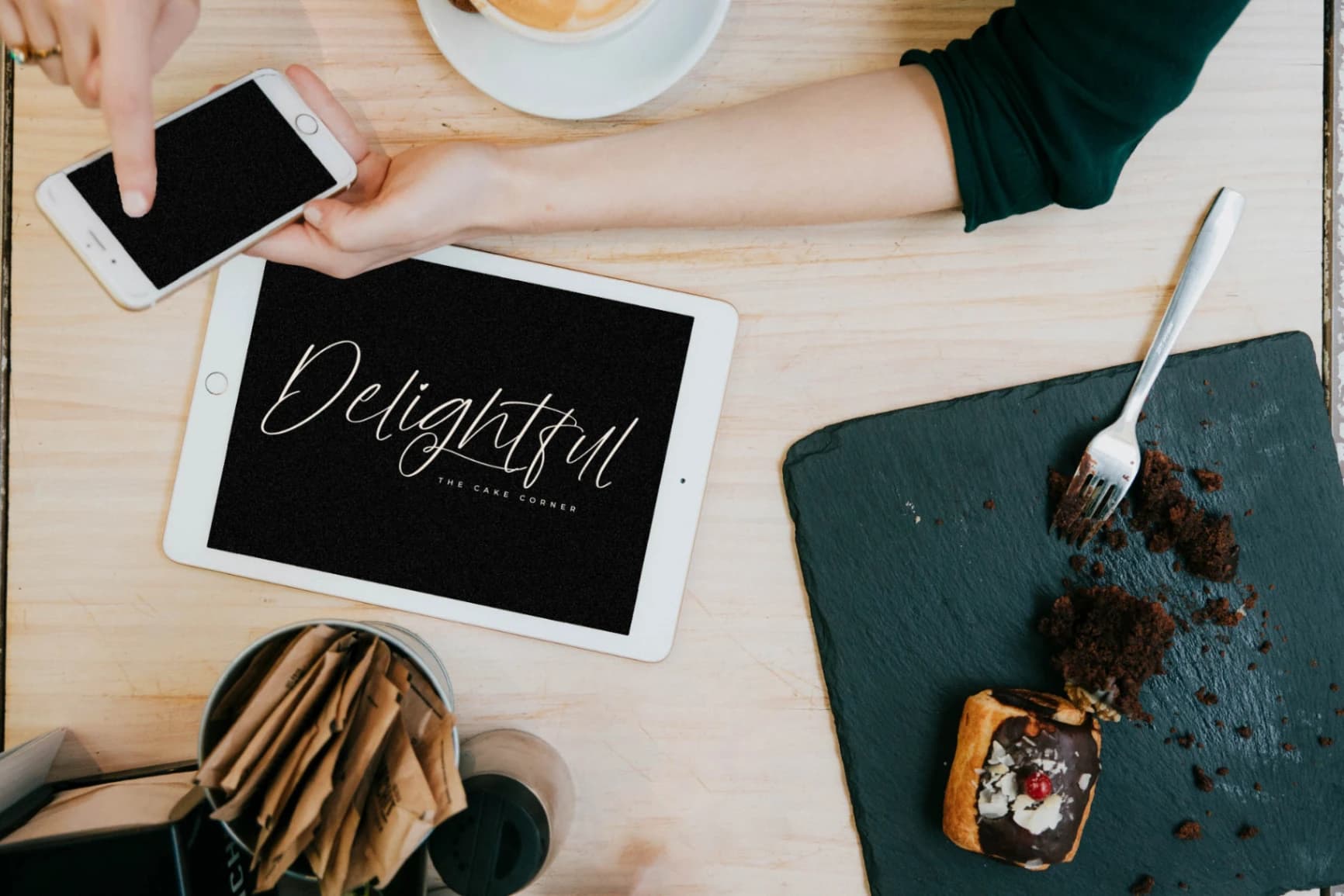 Preview 5 for Sanetury Grethan – Elegant Modern Script