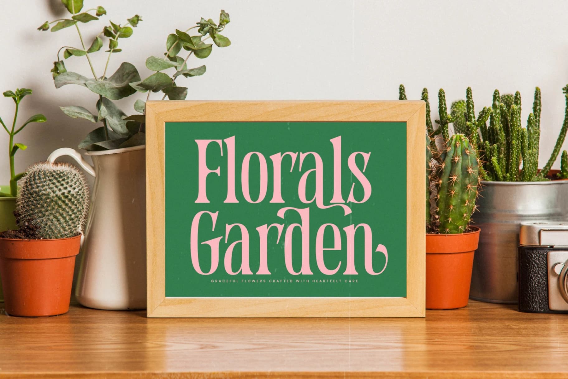 Preview 5 for Holiday Foreste - Modern Serif Font