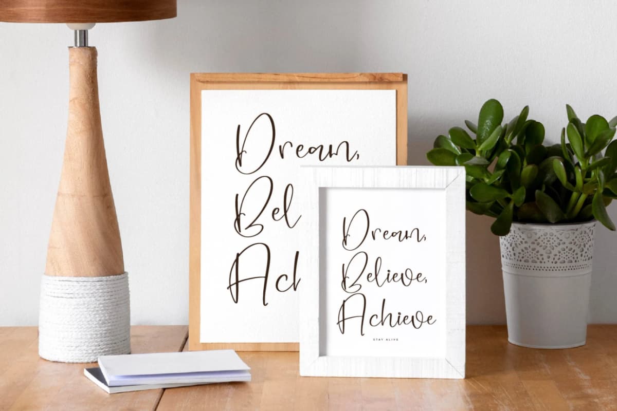 Silhuettes Girlstar – Handwritten Font font preview 3