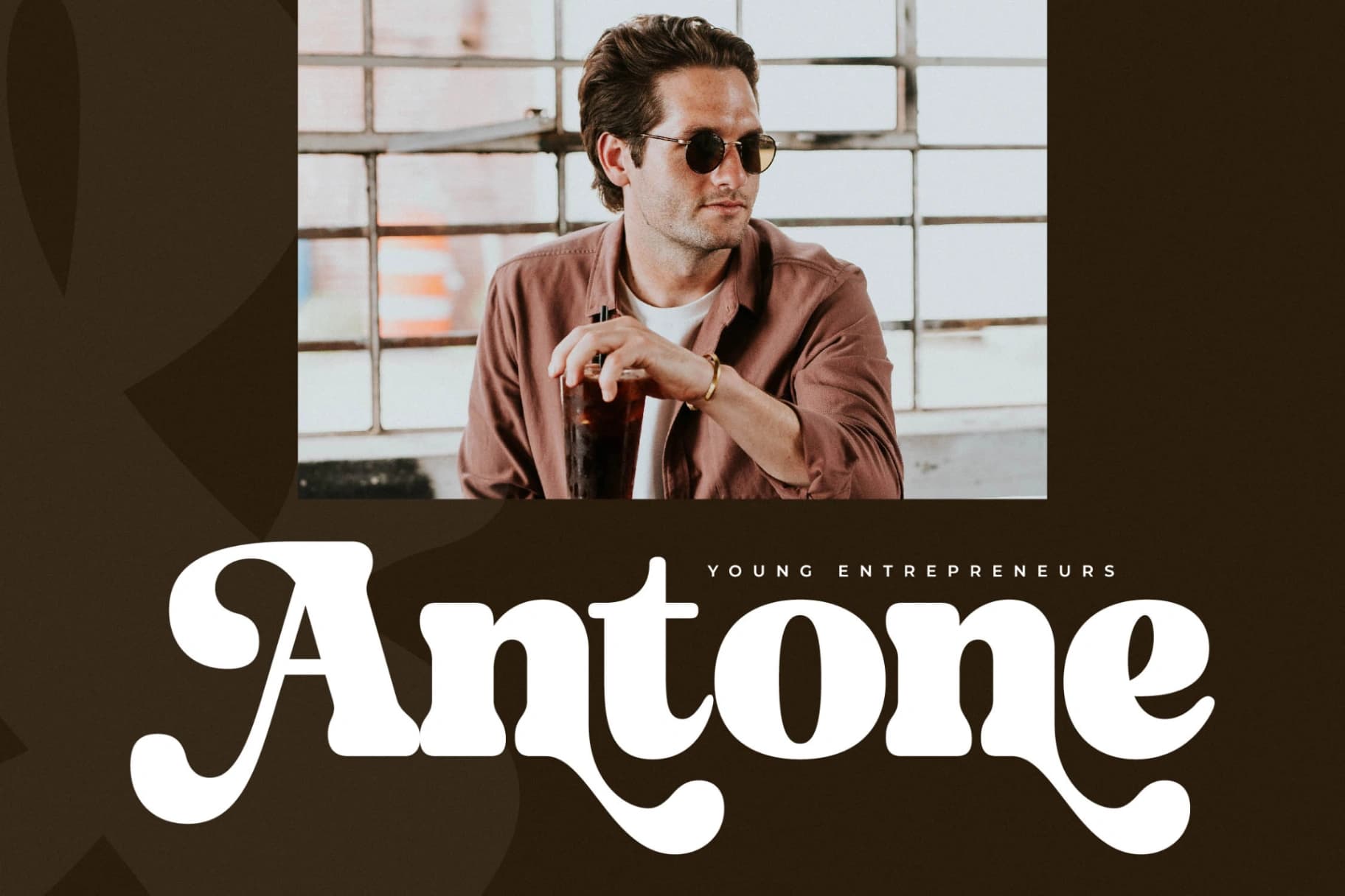 Preview 3 for Midnight Gelactic – Modern Retro Serif