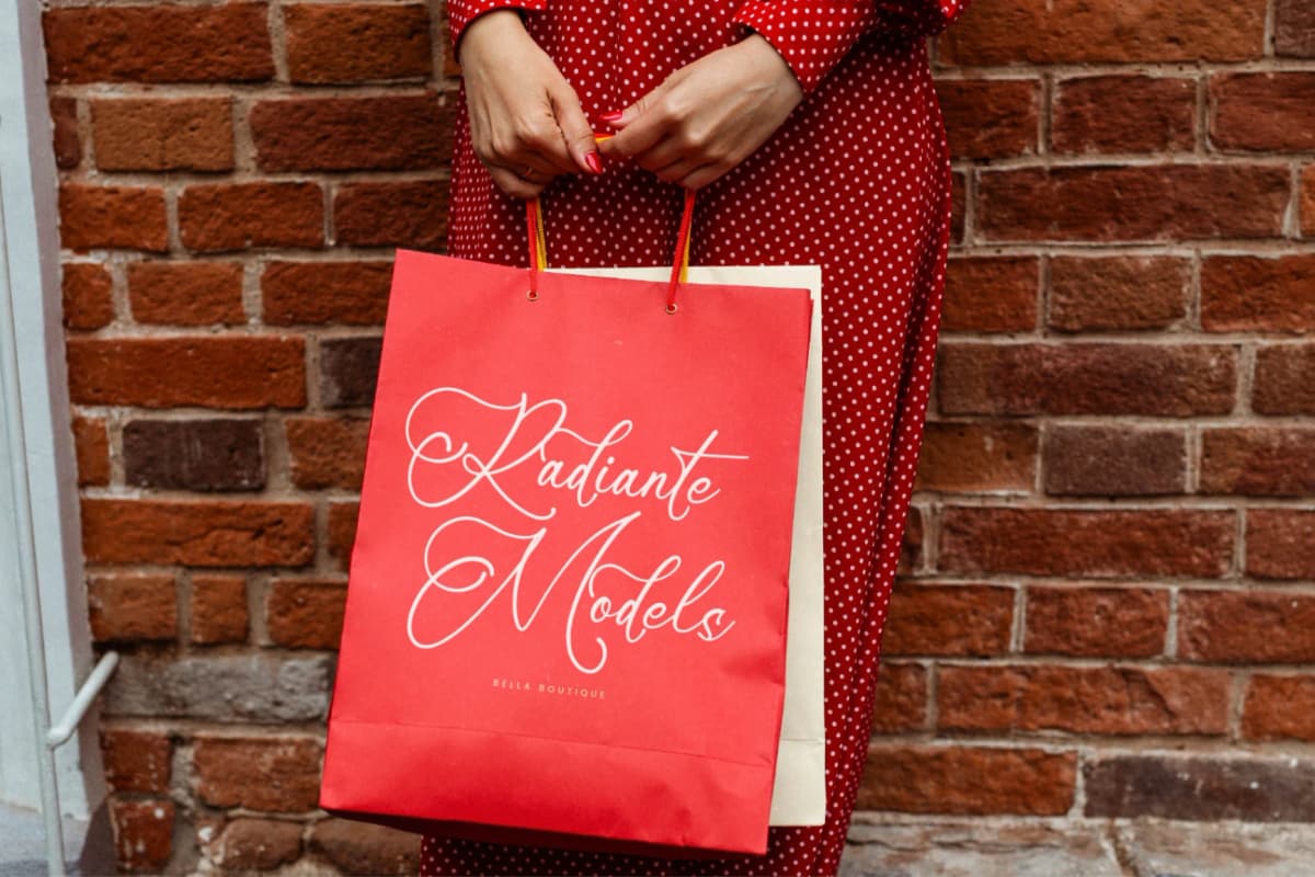 Mindnight Vibranttens – Elegant Script Font font preview 13